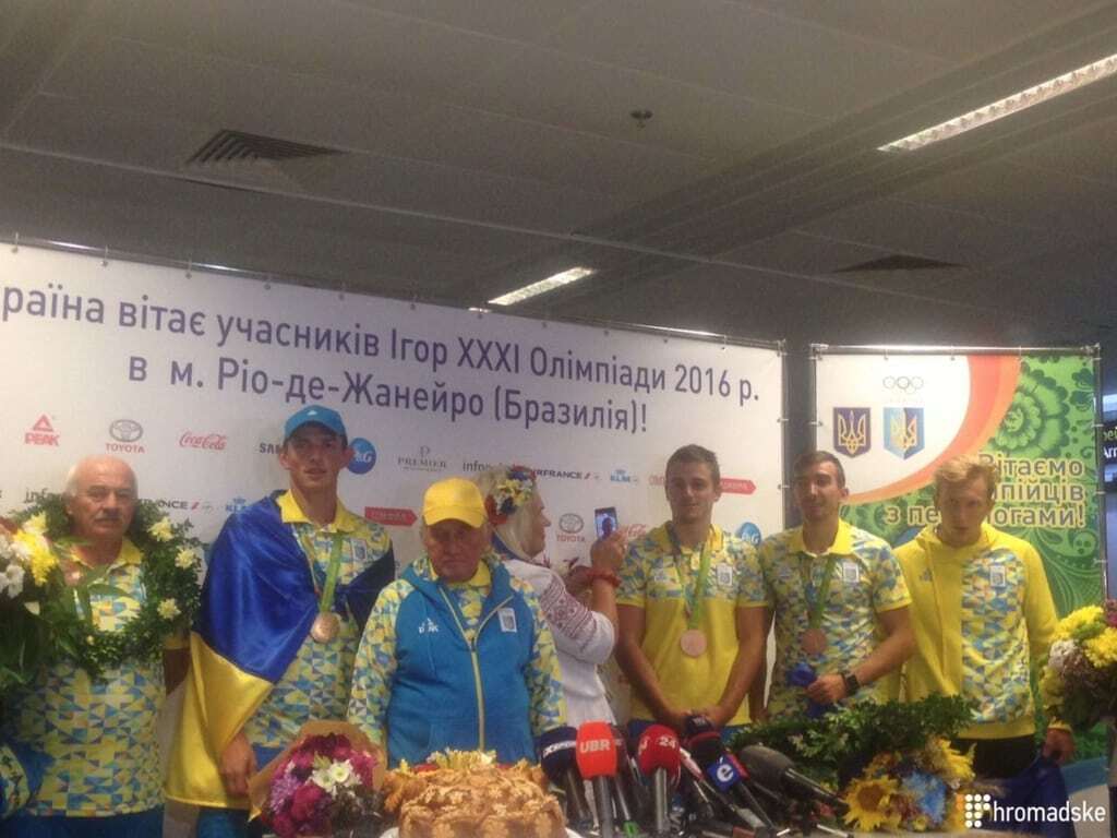 Музыка, цветы и булава: в Киеве встретили олимпийского чемпиона Чебана