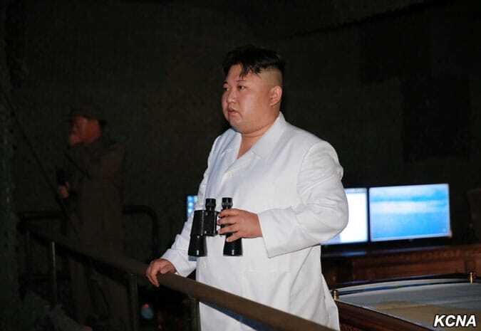 Лідер КНДР повеселився при запуску балістичної ракети