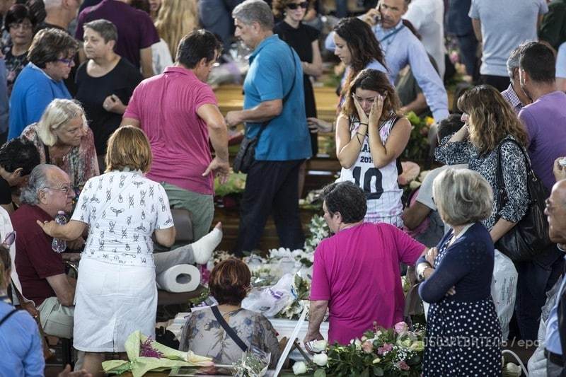 Загинули 290 осіб: в Італії почався похорон жертв руйнівного землетрусу