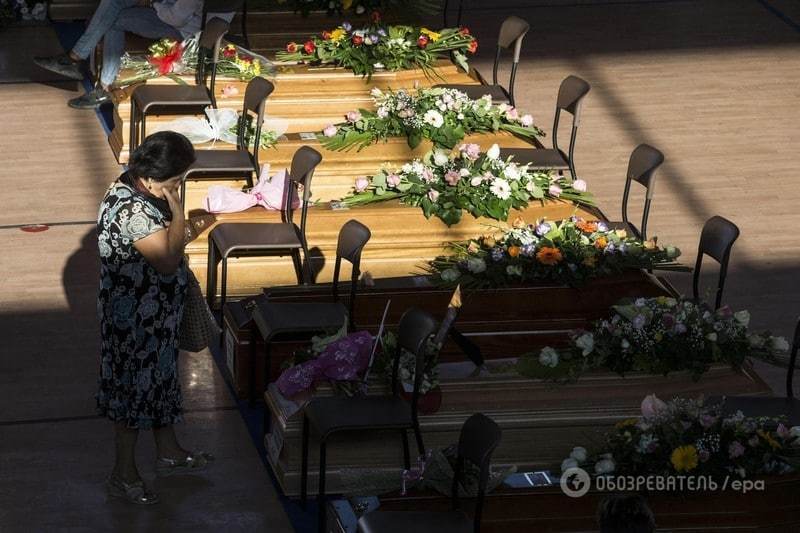 Погибли 290 человек: в Италии начались похороны жертв разрушительного землетрясения. Фоторепортаж