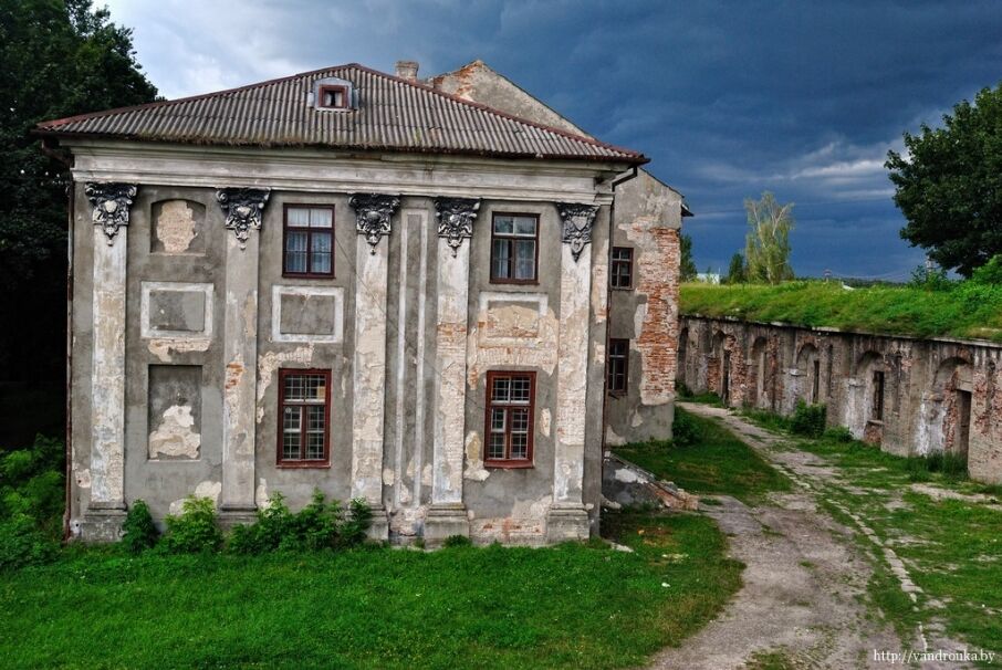 Незвідана Україна: топ-5 замків Львівщини, які не показують туристам