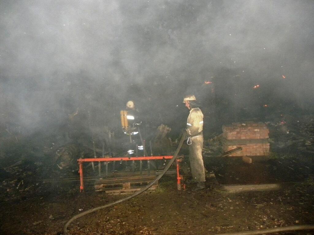 Масштабный пожар на Черниговщине: сгорели пять овощехранилищ и техника. Опубликованы фото