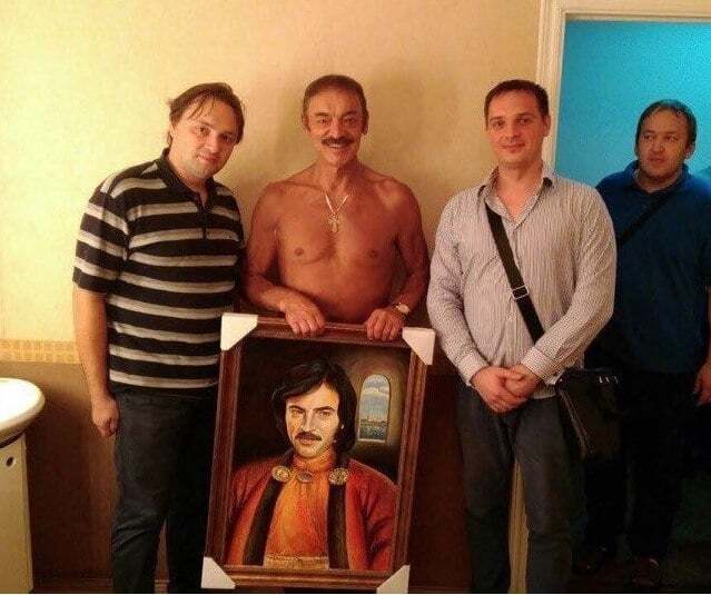 Михаил Боярский снялся топлес и без шляпы