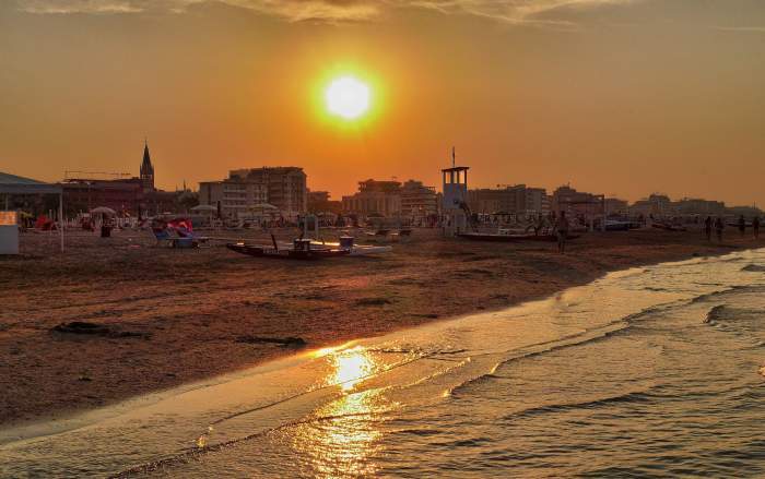 Бархатный сезон: топ-6 курортов для осеннего отдыха с детьми