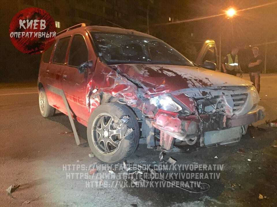 Пьяное ДТП в Киеве: разбиты три автомобиля, у водителя нашли наркотики