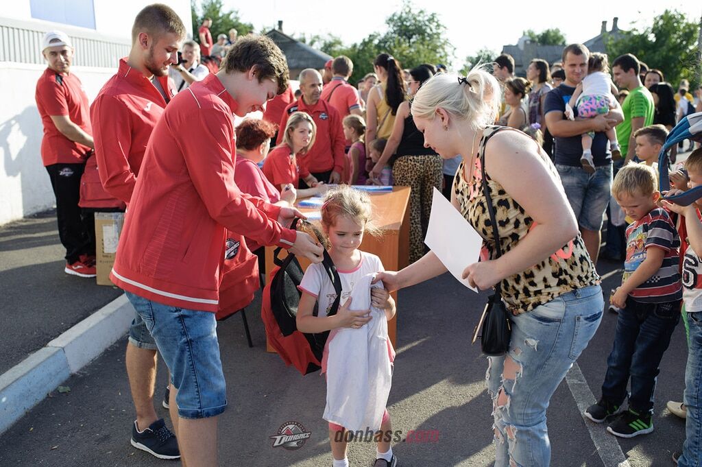 Открыт новый сезон школы ХК Донбасс