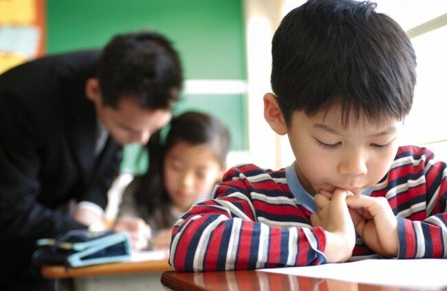 Від каліграфії до додаткової літератури: як навчають дітей в Японії. Опубліковано фото