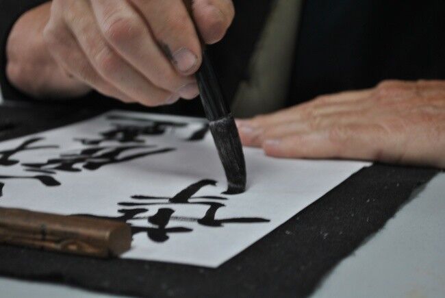 Від каліграфії до додаткової літератури: як навчають дітей в Японії. Опубліковано фото