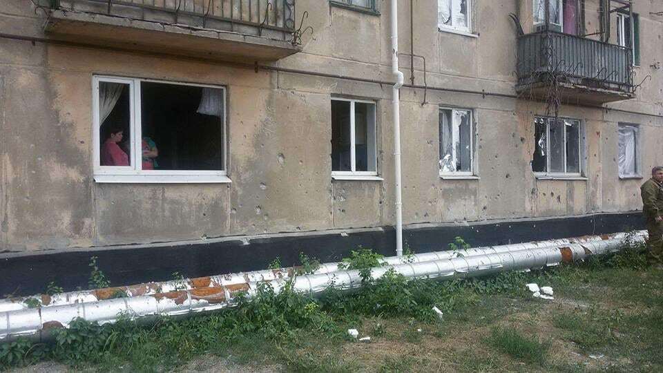В сети показали последствия мощного обстрела домов мирных жителей на Луганщине