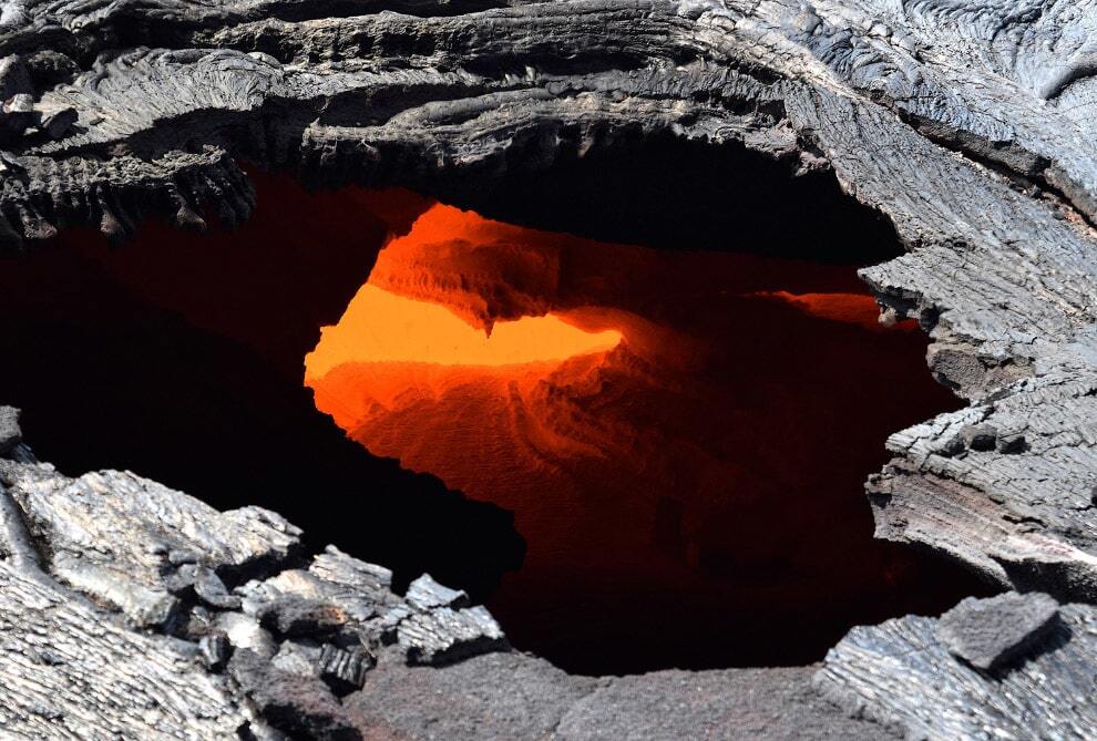 Огненное великолепие: потоки лавы из вулкана Килауэа на Гавайях  