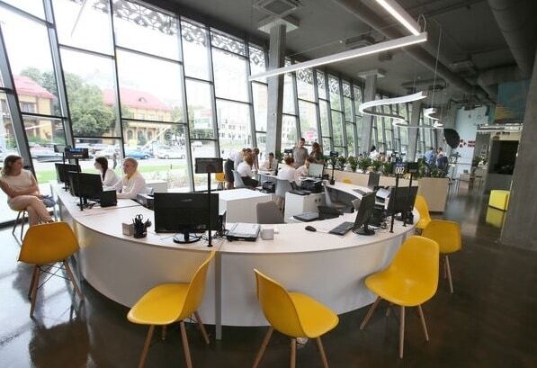 У Києві відкрився документ-сервіс "Готово!": закордонний паспорт дорожчий, але "з комфортом"