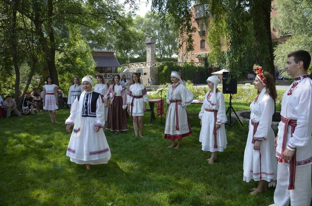 Всеукраїнський фестиваль етнічного одягу із незвичними моделями відбувся у Замку Радомисль