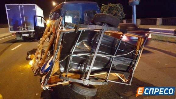 В Киеве пьяный водитель грузовика насмерть сбил дорожного рабочего