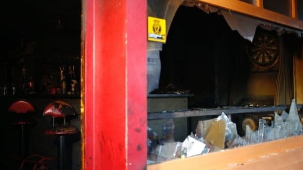 Отпраздновали с тортом: пожар во французском баре унес 13 жизней