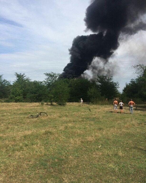 Рухнул и сгорел: в России потерпел крушение вертолет. Фотофакт