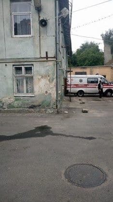 "Инсталляция для фильма ужасов": львовские медики пожаловались на "особые" условия работы. Опубликованы фото