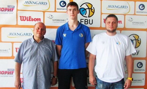 Герої повернулись! Збірна України в статусі віце-чемпіона Європи прилетіла додому