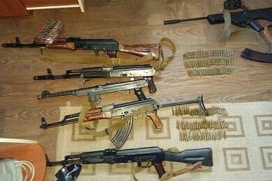 Автоматы, гранаты, патроны: в Киеве изъяли арсенал оружия