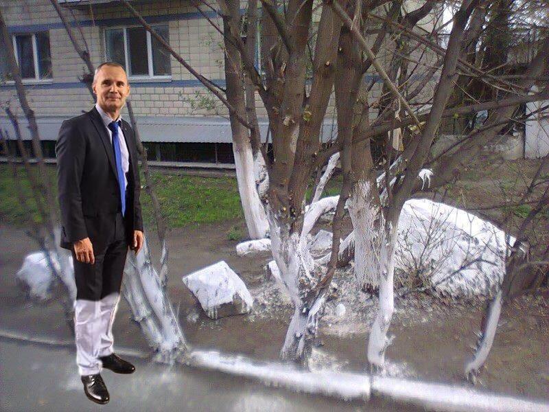 Киевский чиновник стал героем мемов из-за фото в соцсети