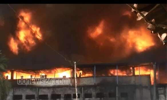 В Бангладеш масштабный пожар охватил фабрику: множество жертв и пострадавших. Опубликованы фото и видео