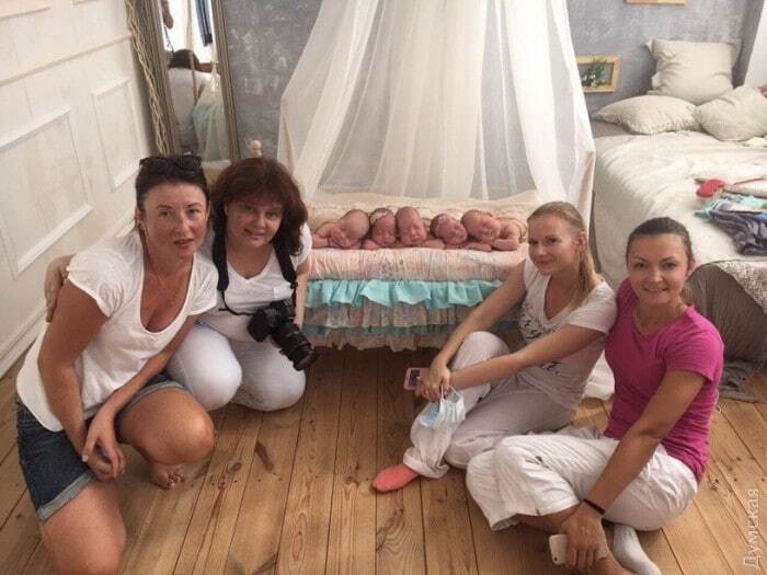 Крошечные и трогательные: уникальные пятерняшки из Одессы снялись в умилительном фотопроекте