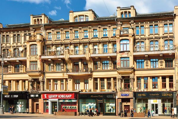 Площадь Красная видна: Данила Козловский приобрел для девушки элитное жилье