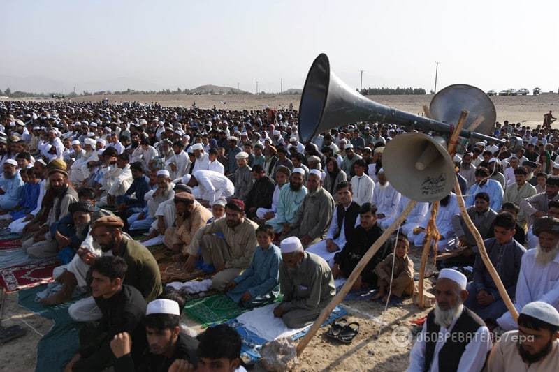 Жертвопринесення і молитви: мусульмани всього світу відсвяткували Курбан-байрам