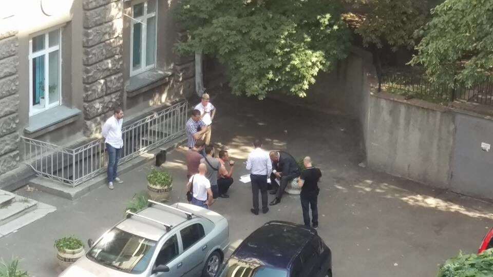 У Києві біля Адміністрації президента затримали хабарника - нардеп