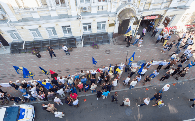 Суд принял решение по Сиротюку и Ко под протесты "Свободы": опубликованы фото