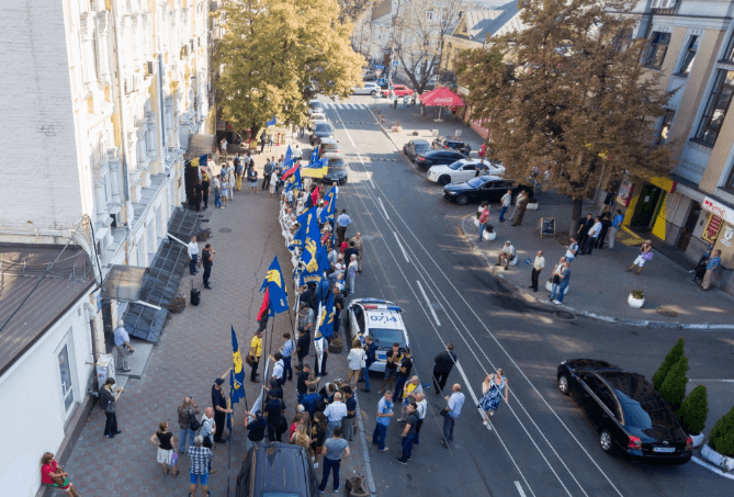 Суд принял решение по Сиротюку и Ко под протесты "Свободы": опубликованы фото