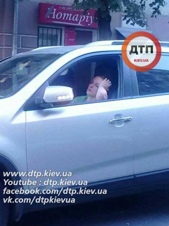 У Києві заслужений лікар влаштувала п'яну ДТП за участі чотирьох авто
