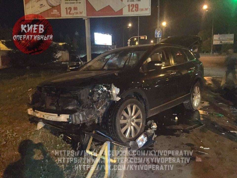 У Києві п'яний водій розбив три авто на світлофорі