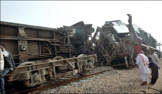 У Пакистані зіткнулися два потяги: 6 людей загинули, 150 постраждали