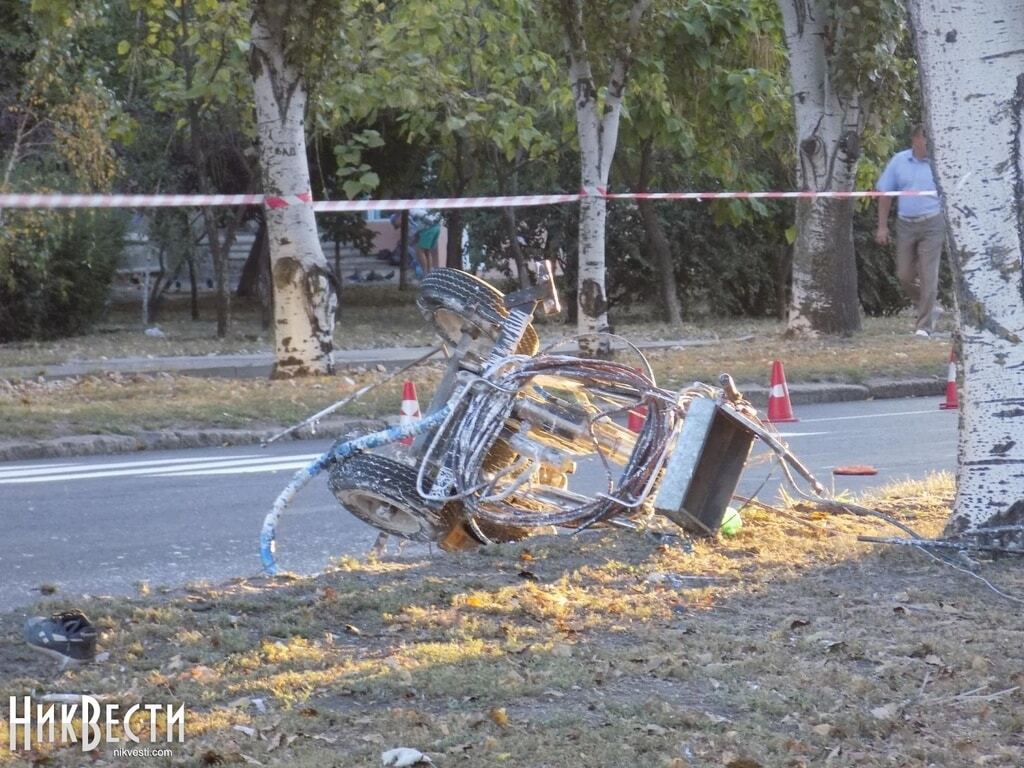 Резонансное ДТП в Николаеве: пьяный водитель BMW сбил насмерть четырех дорожников. Опубликованы фото