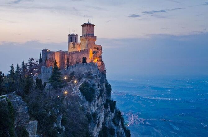 Дух Середньовіччя: топ-20 найбільш вражаючих замків Європи