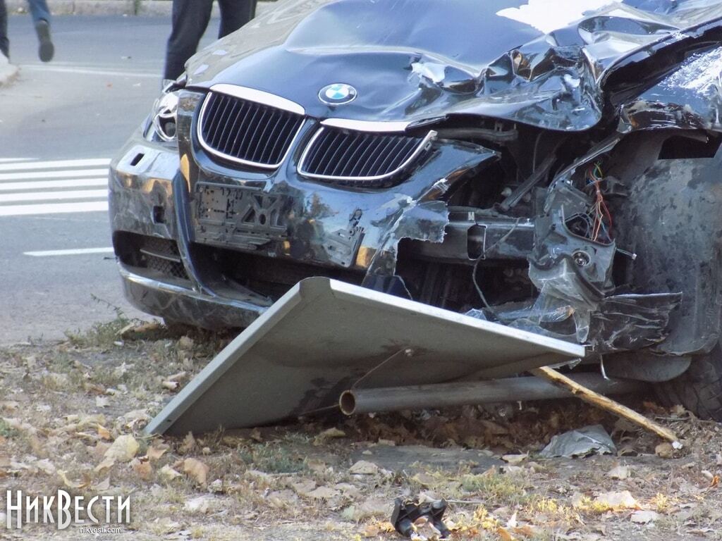 Резонансное ДТП в Николаеве: пьяный водитель BMW сбил насмерть четырех дорожников. Опубликованы фото