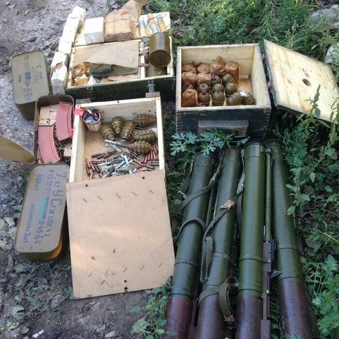 "Не для продажу": СБУ виявила в зоні АТО чотири схованки з унікальною російською зброєю