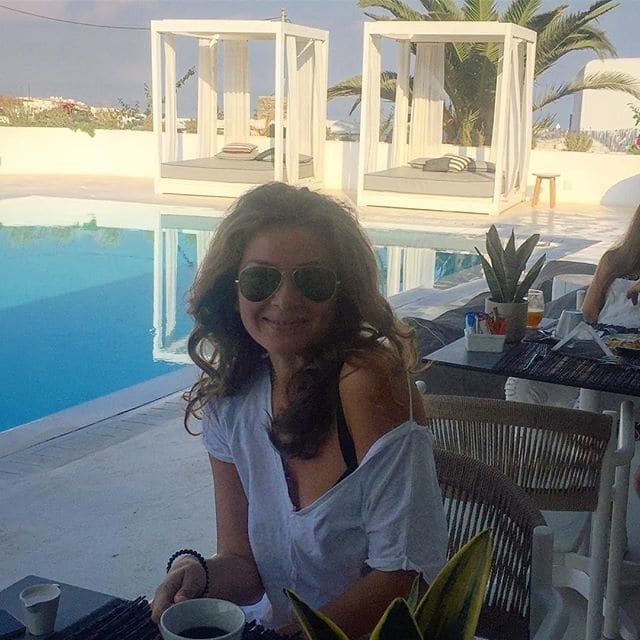 Когда работа в радость: Жанна Бадоева показала счастливые мгновения в Греции