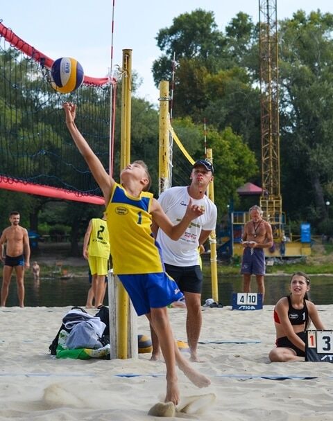 В Киеве состоялся открытый Кубок Киева имени Ю.Г.Затворницкого по пляжному волейболу