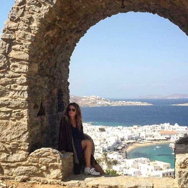 Когда работа в радость: Жанна Бадоева показала счастливые мгновения в Греции