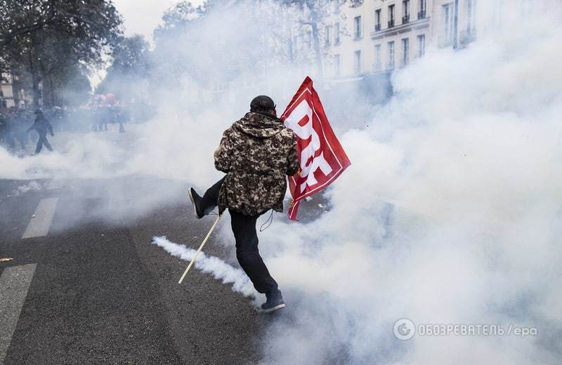 Газ и бомбы: в Париже массовые протесты завершились стычками с полицией. Фото- и видеофакт