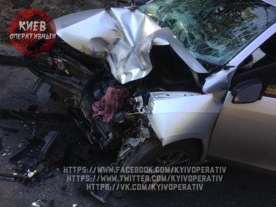 В ДТП под Киевом погиб водитель Renault