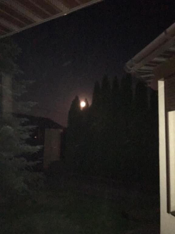 Взошла "кровавая" луна: в Украине запечатлели последнее затмение в году. Опубликованы фото
