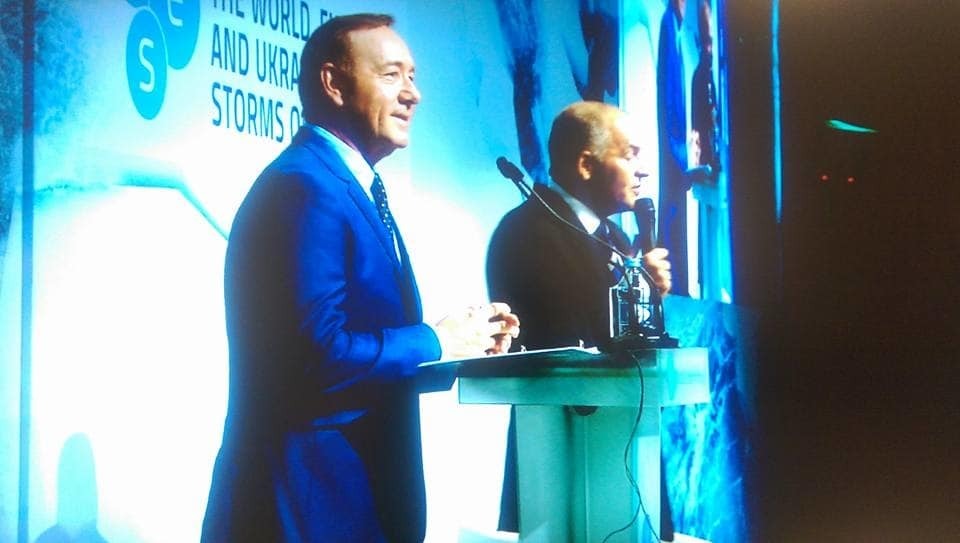Спеціальний гість: на зустрічі YES у Києві виступив із промовою "президент США"