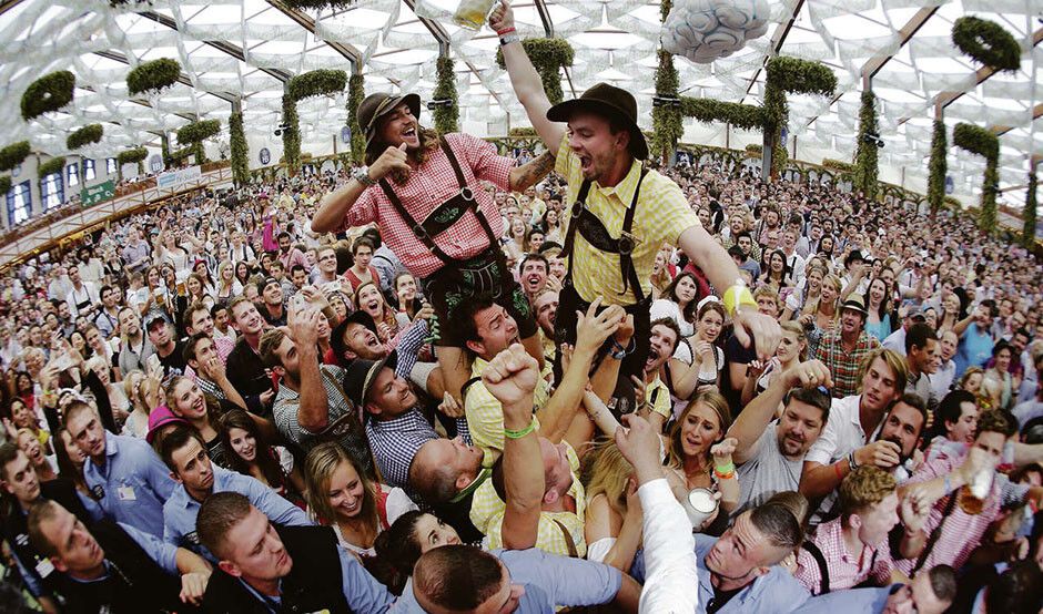 Пиво и декольте: все об Октоберфесте