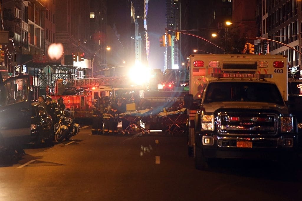 Пострадали десятки людей: в Нью-Йорке прогремел мощный взрыв