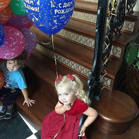 Детям Аллы Пугачевой и Максима Галкина исполнилось три года: фото с праздника