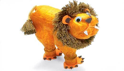 Поделки из пластиковых бутылок - лев.