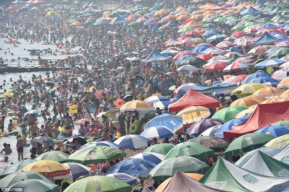 Ежедневная толкотня и давка: поразительный фоторепортаж о жизни в Китае