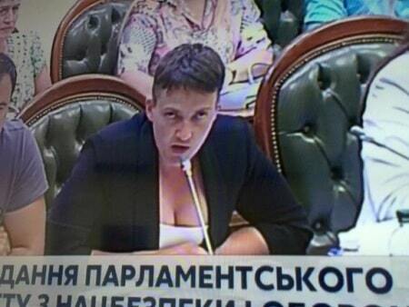 Савченко збентежила Раду сміливим декольте
